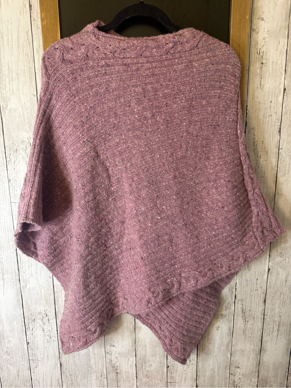 Irelands Eye Horseshoe Cable Poncho S/M Merino Wool purple Marl Made Ireland